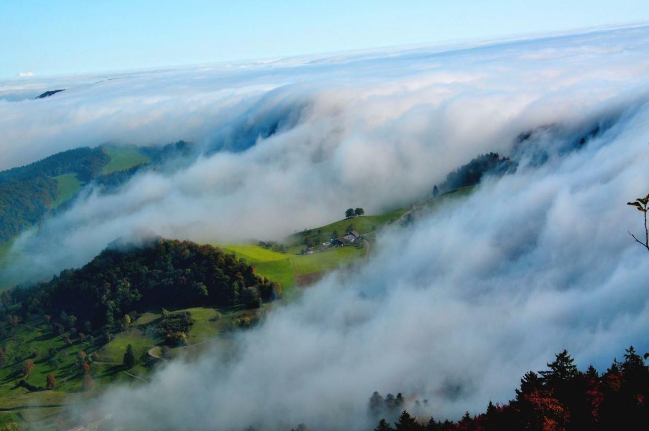 B&B Zum Rossli Zunzgen Luaran gambar